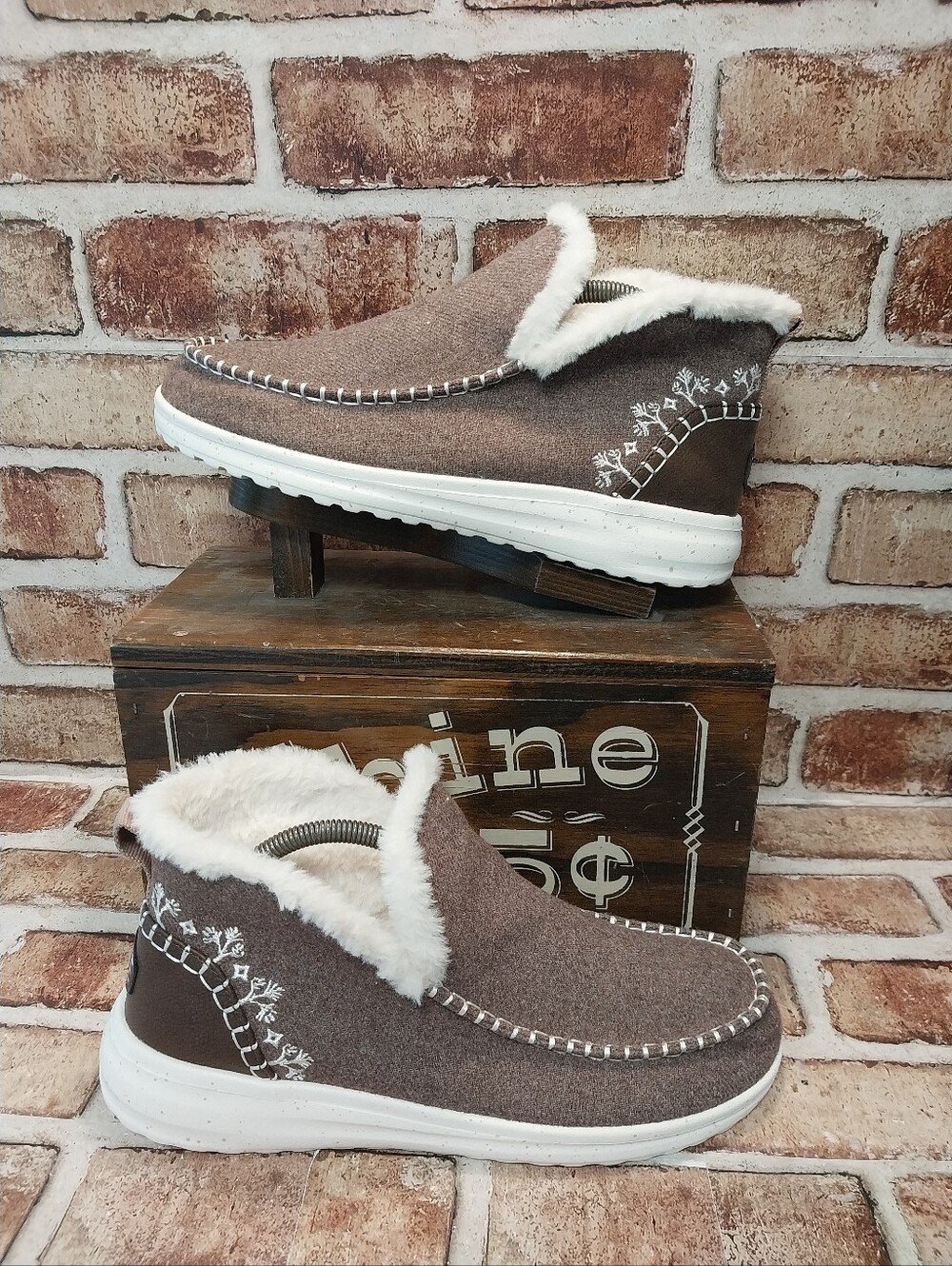 Pre-owned Hey Dude Denny Wool Faux Shearling Ankle Boots